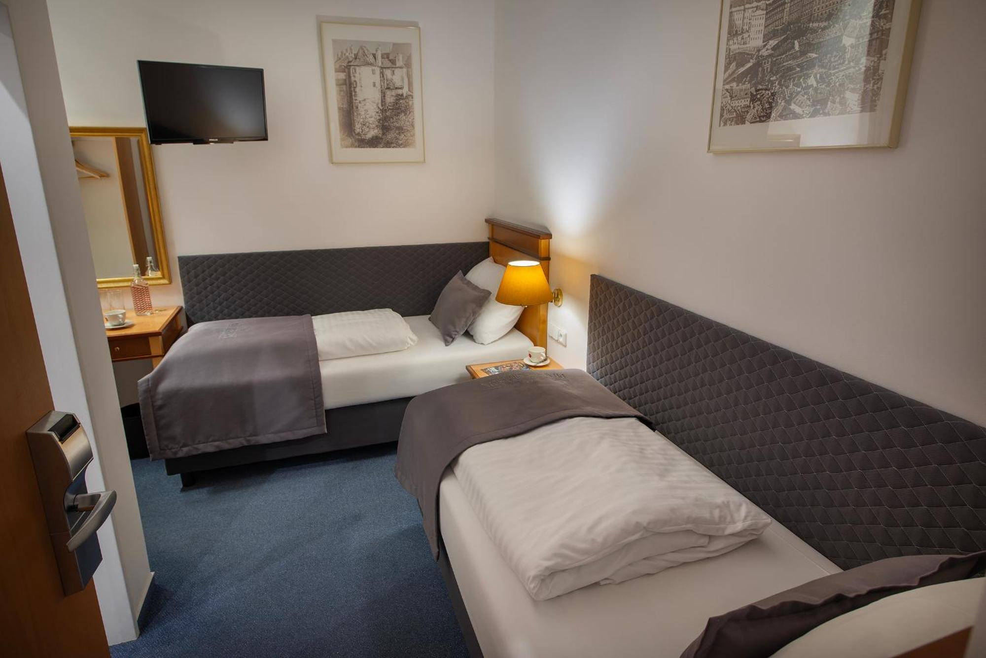 Prague Season Three Stars Hotel Buitenkant foto